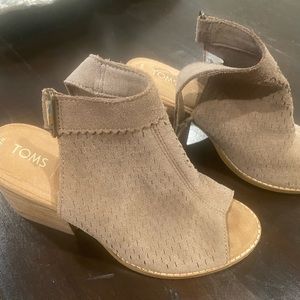 Toms heels 6.5 excellent condition